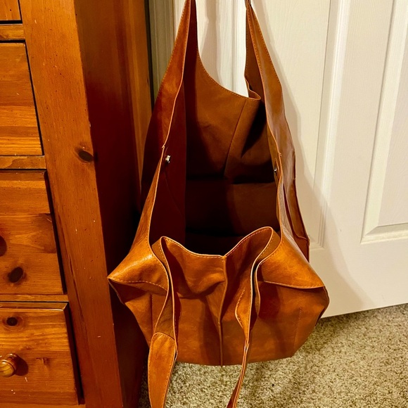 Hobo Leather Tote Bag - Oversized - Picture 8 of 10